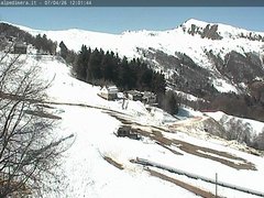view from Alpe di Mera - Arrivo pista Baita e campo scuola on 2026-04-07