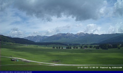 view from Pian Cansiglio - Casera Le Rotte on 2025-05-17