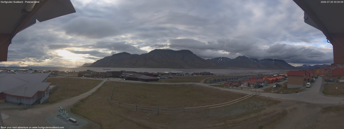 Hurtigruten Svalbard - Hiorthfjellet webcam time-lapse frame, Hurtigruten Svalbard - Hiorthfjellet webcam