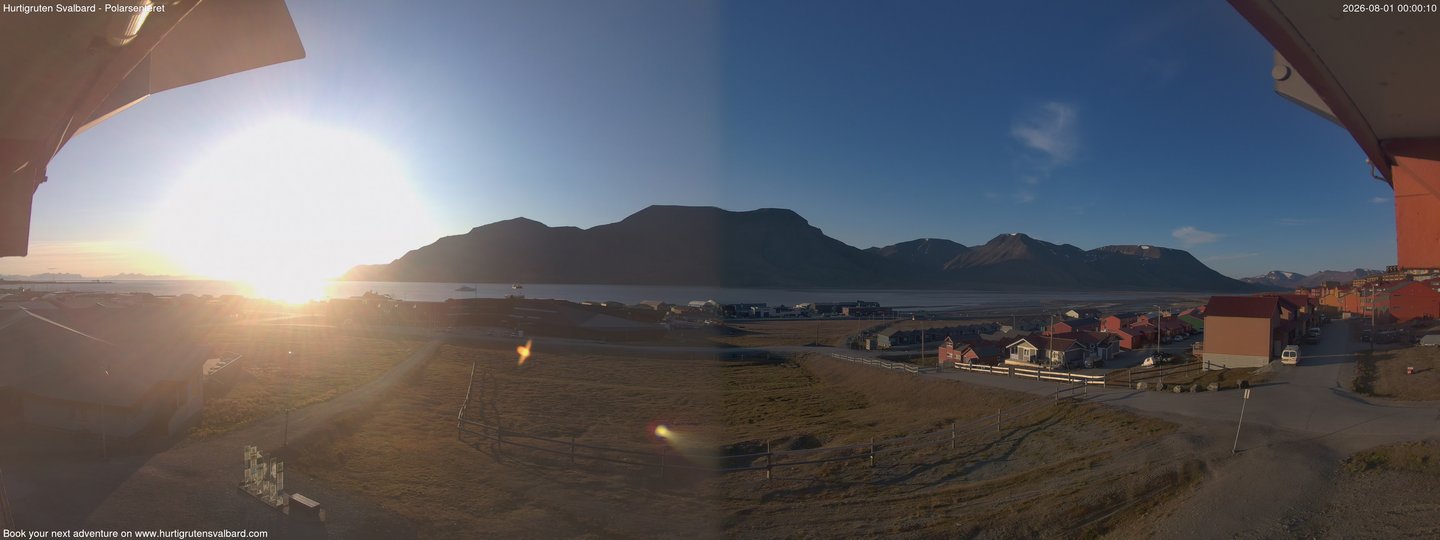 Hurtigruten Svalbard - Hiorthfjellet webcam time-lapse frame, Hurtigruten Svalbard - Hiorthfjellet webcam