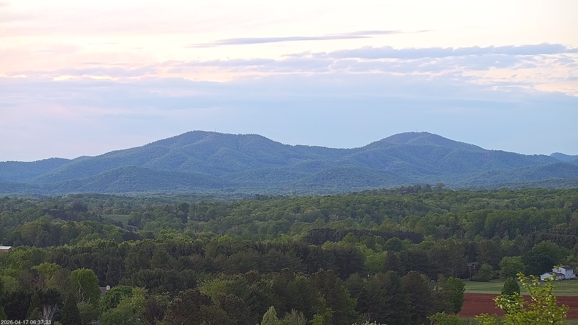 time-lapse frame, 2026-04-17 06:37-12:00 webcam