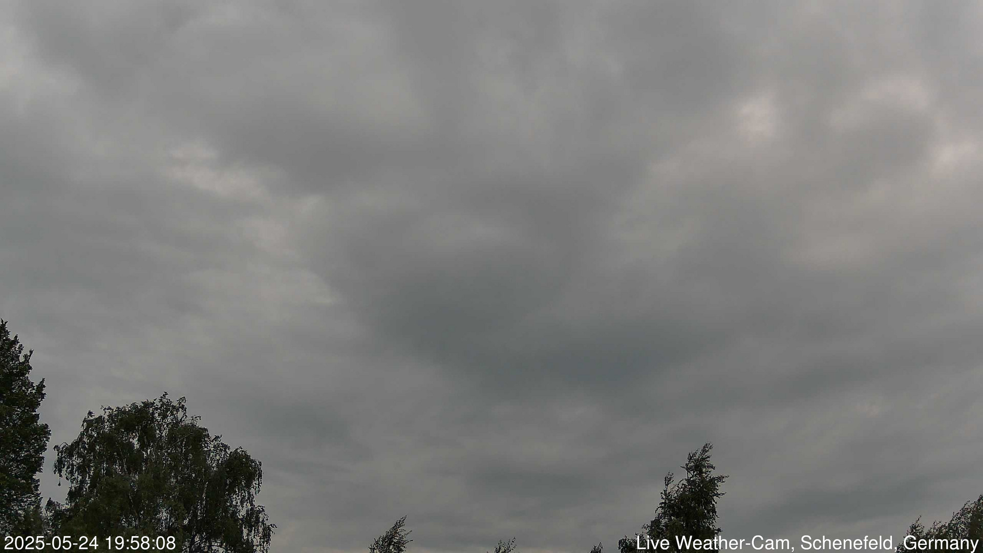 time-lapse frame, 2025-05-24 19:58-22:28 webcam