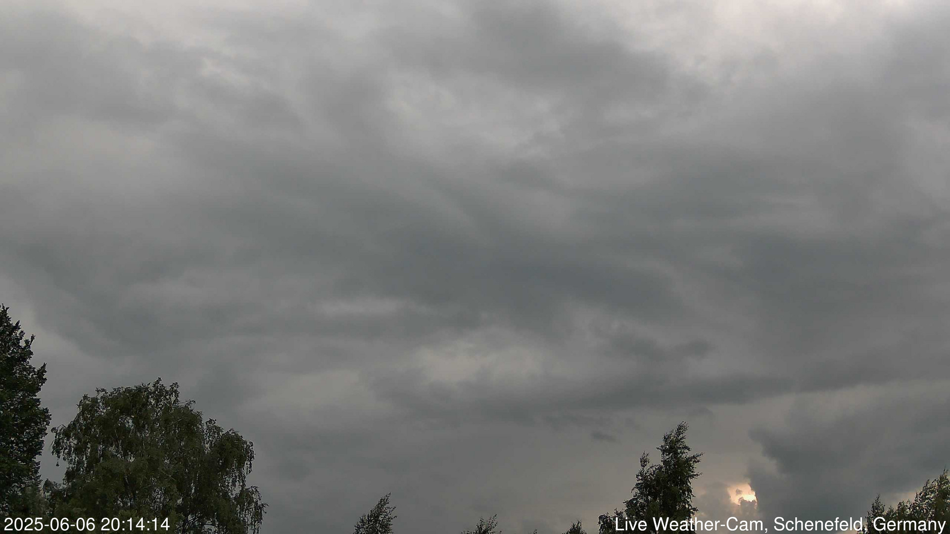 time-lapse frame, 2025-06-06 20:14-22:44 webcam
