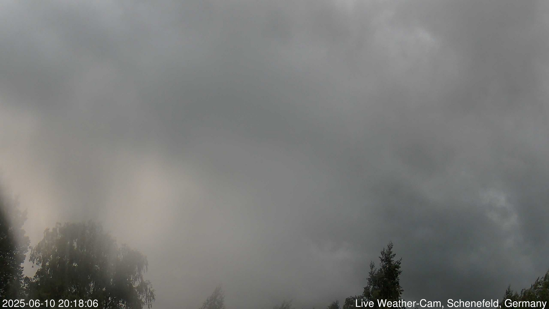 time-lapse frame, 2025-06-10 20:18-22:48 webcam
