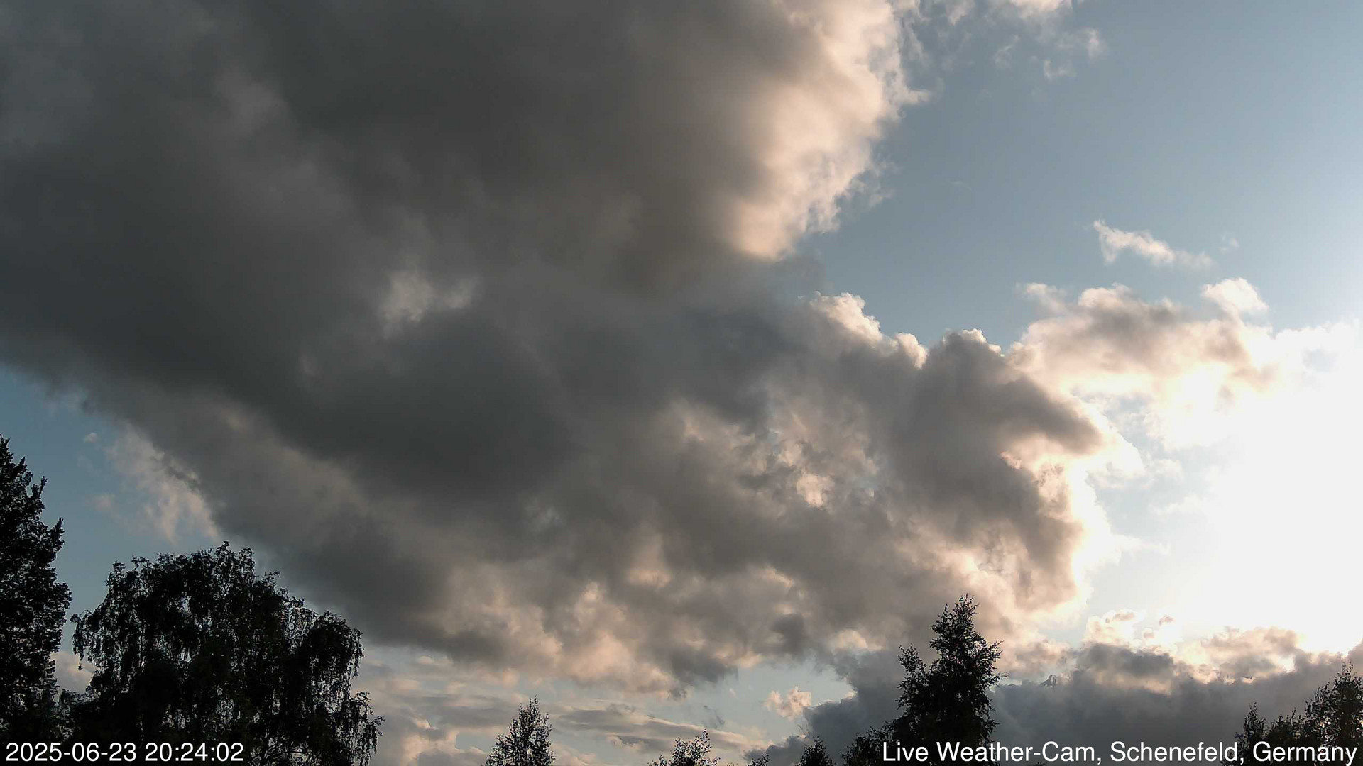 time-lapse frame, 2025-06-23 20:24-22:54 webcam