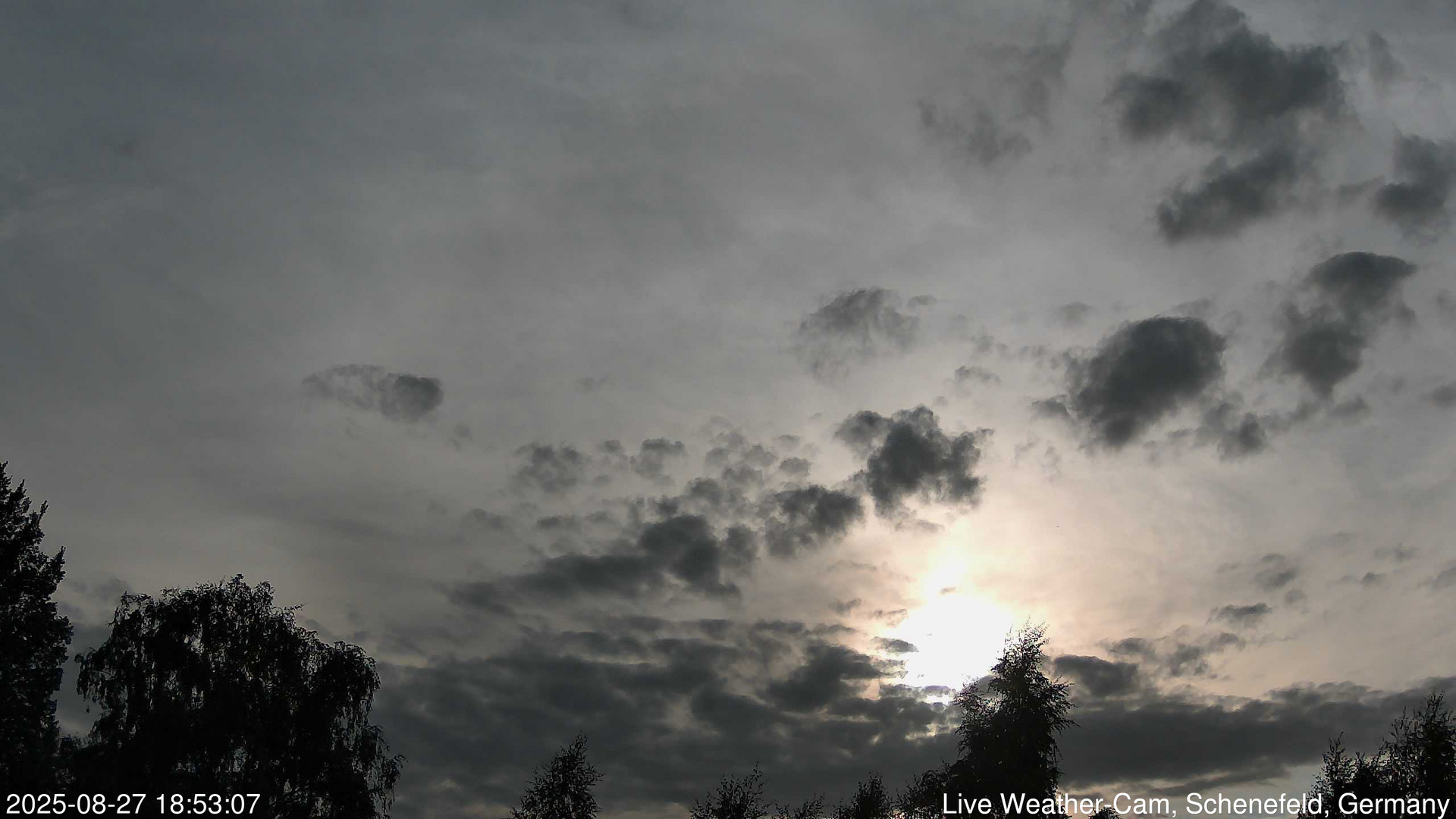 time-lapse frame, 2025-08-27 18:53-21:23 webcam