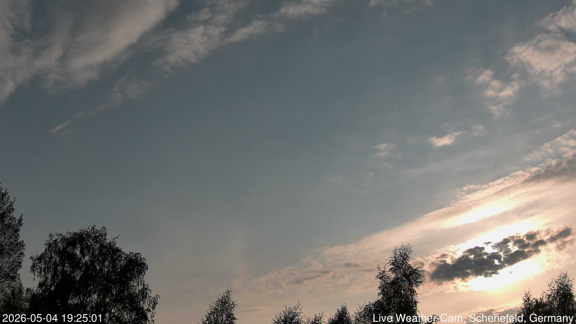 time-lapse frame, 2026-05-04 19:25-21:55 webcam