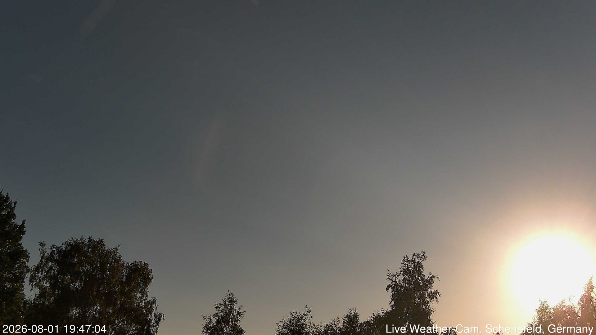 time-lapse frame, 2026-08-01 19:47-22:17 webcam