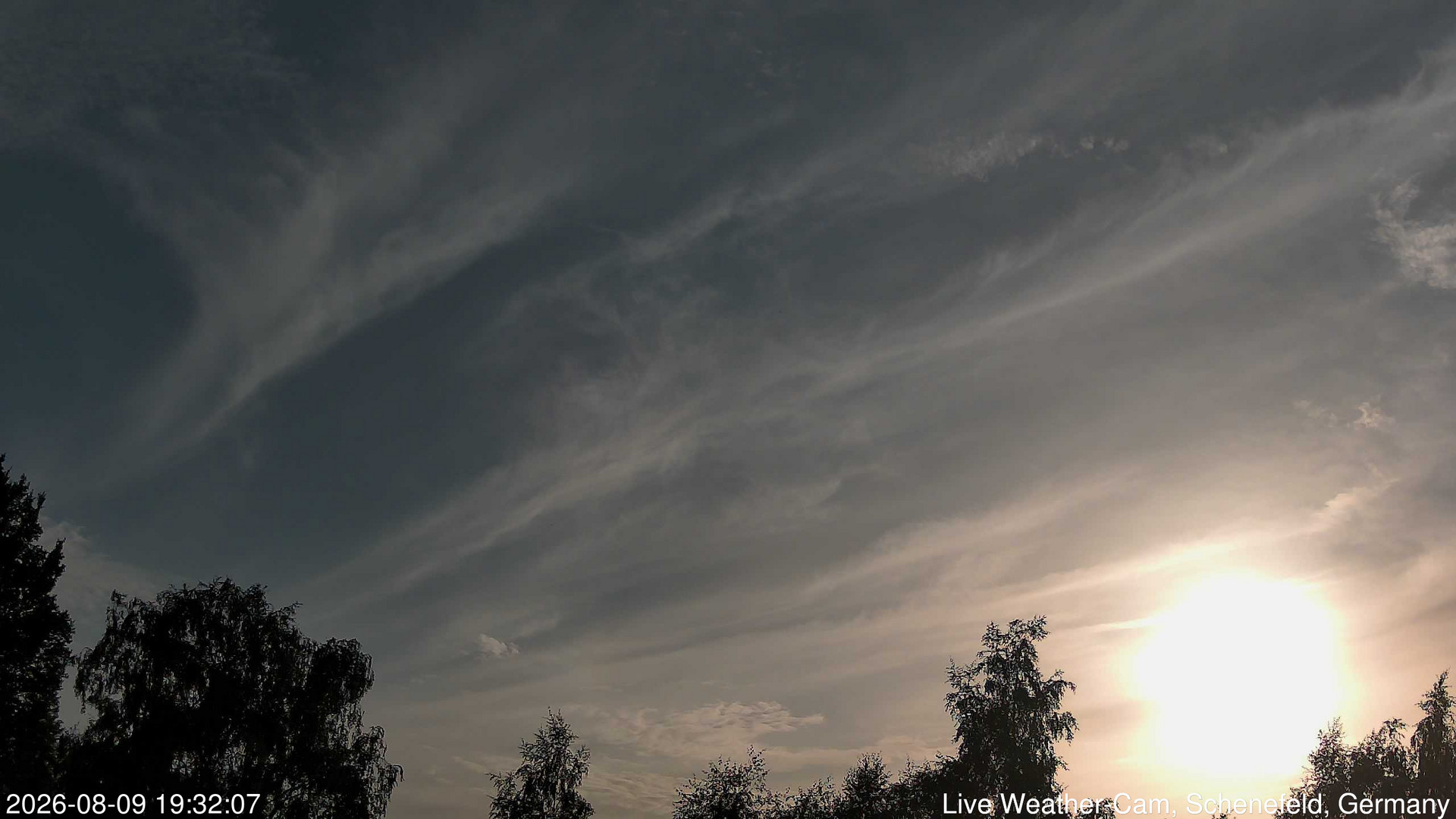 time-lapse frame, 2026-08-09 19:32-22:02 webcam
